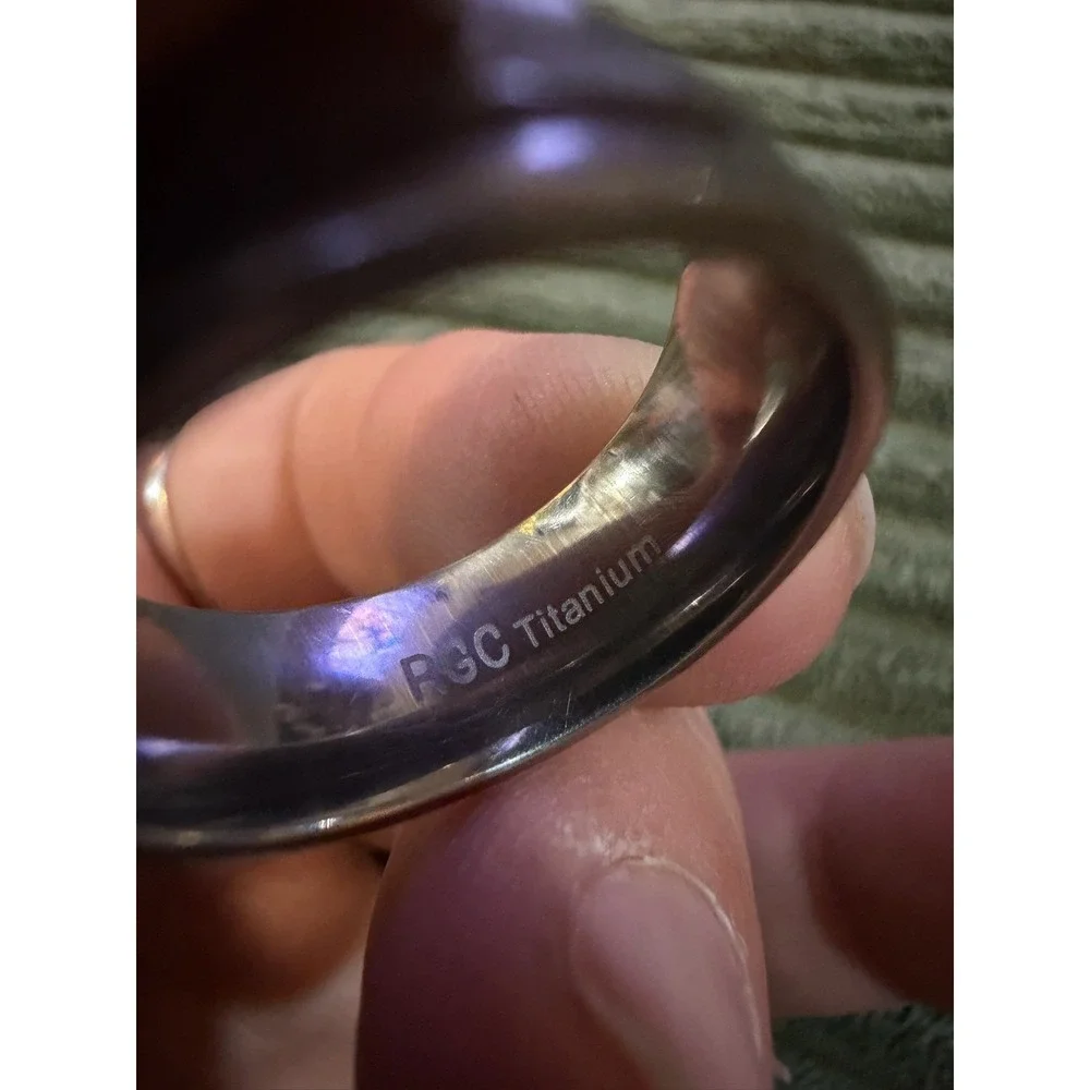 RGC Titanium Hammered Band Ring Mens Womens Modern Minimalist Silver Tone Size 8